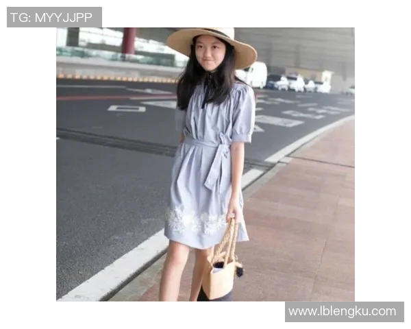 时尚潮流足球明星头像卫衣女生必备单品展现个性与活力